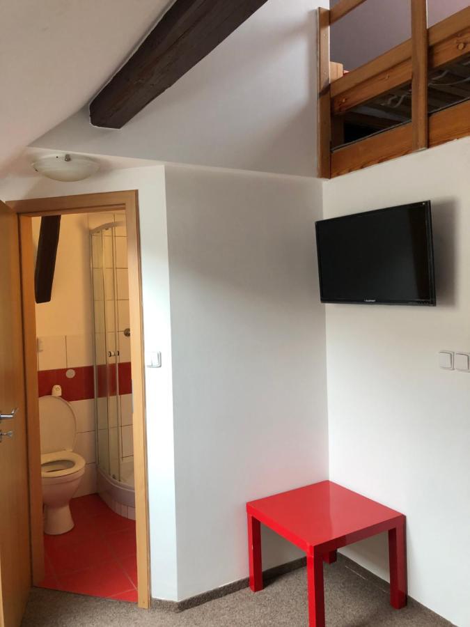 Bakin Bar Hotel Třebíč Екстериор снимка