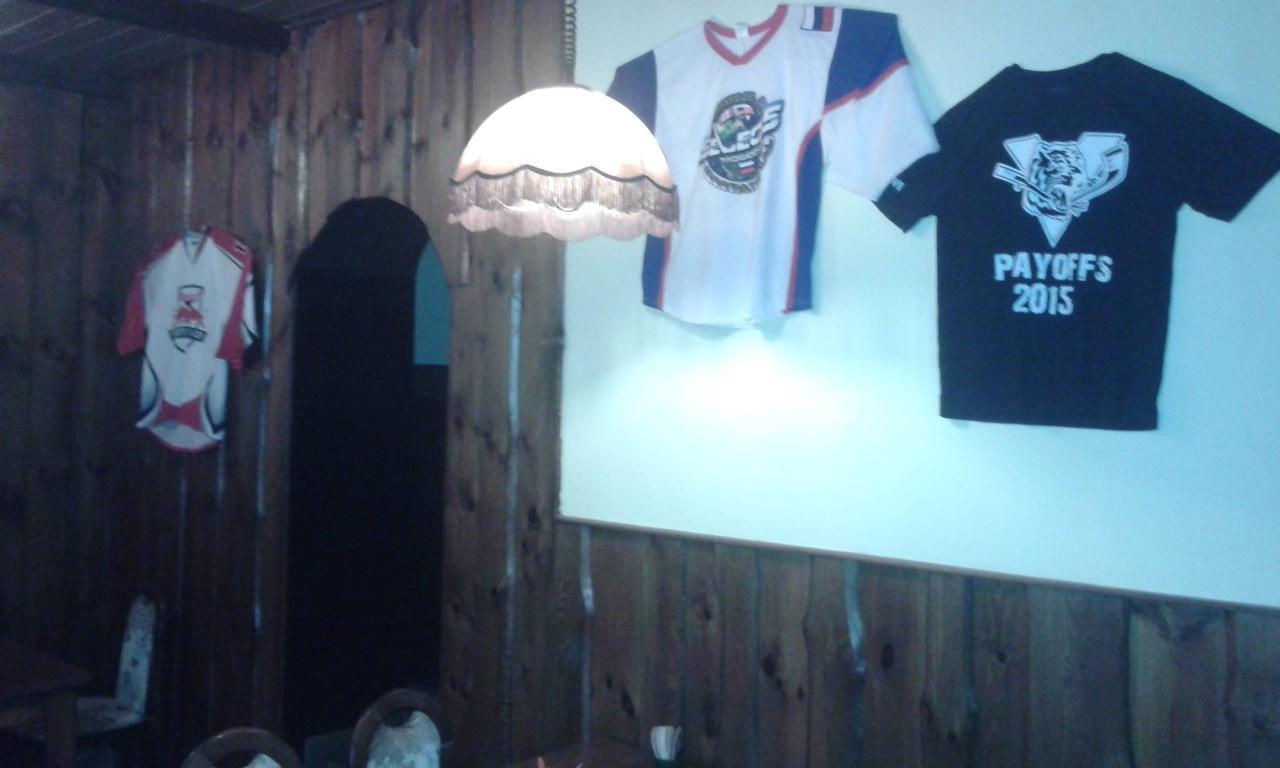 Bakin Bar Hotel Třebíč Екстериор снимка