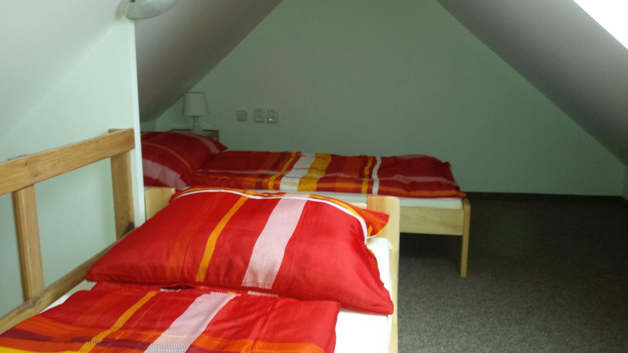 Bakin Bar Hotel Třebíč Екстериор снимка